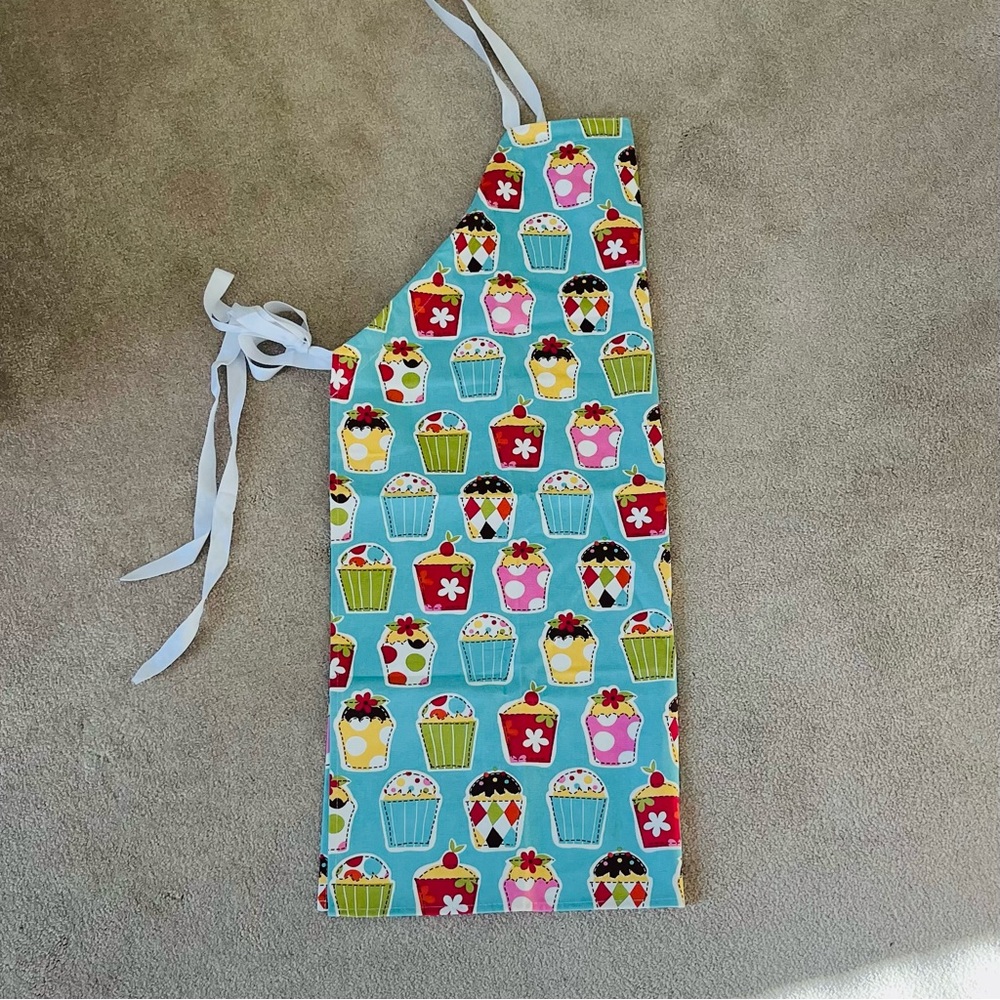 Preowned cupcake Apron by Ritz - Picture 2 of 5